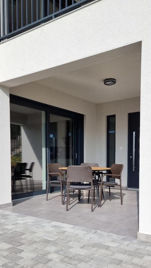 Seabreeze Luxury Apartments Njivice Exterior photo